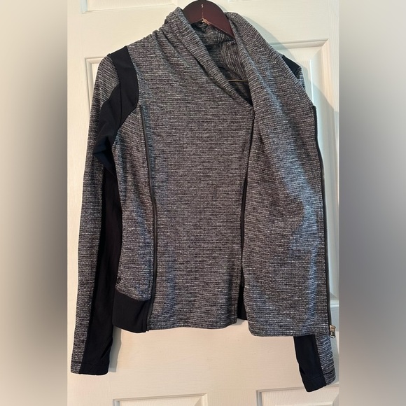 LULULEMON Bhakti Coco Pique Black Size 6 Double Zip Wrap Yoga Fitted Thumbholes - Picture 11 of 16